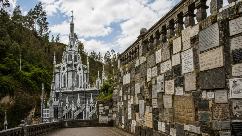 Santuario de Las Lajas: Pasadía en Nariño