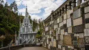 Santuario de Las Lajas: Pasadía en Nariño