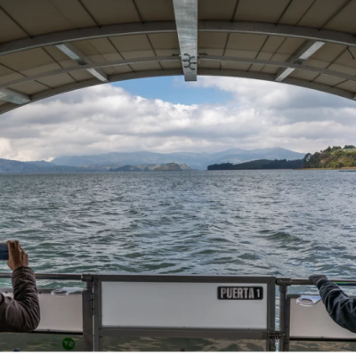 Tour Embarcación de Lujo, Catamarán _Perseverancia_ Lago de Tota (2)