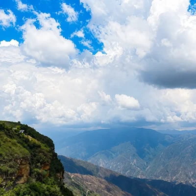 Tour-Vuelo-en-Helicoptero-sobre-el-Canon-del-Chicamocha-2